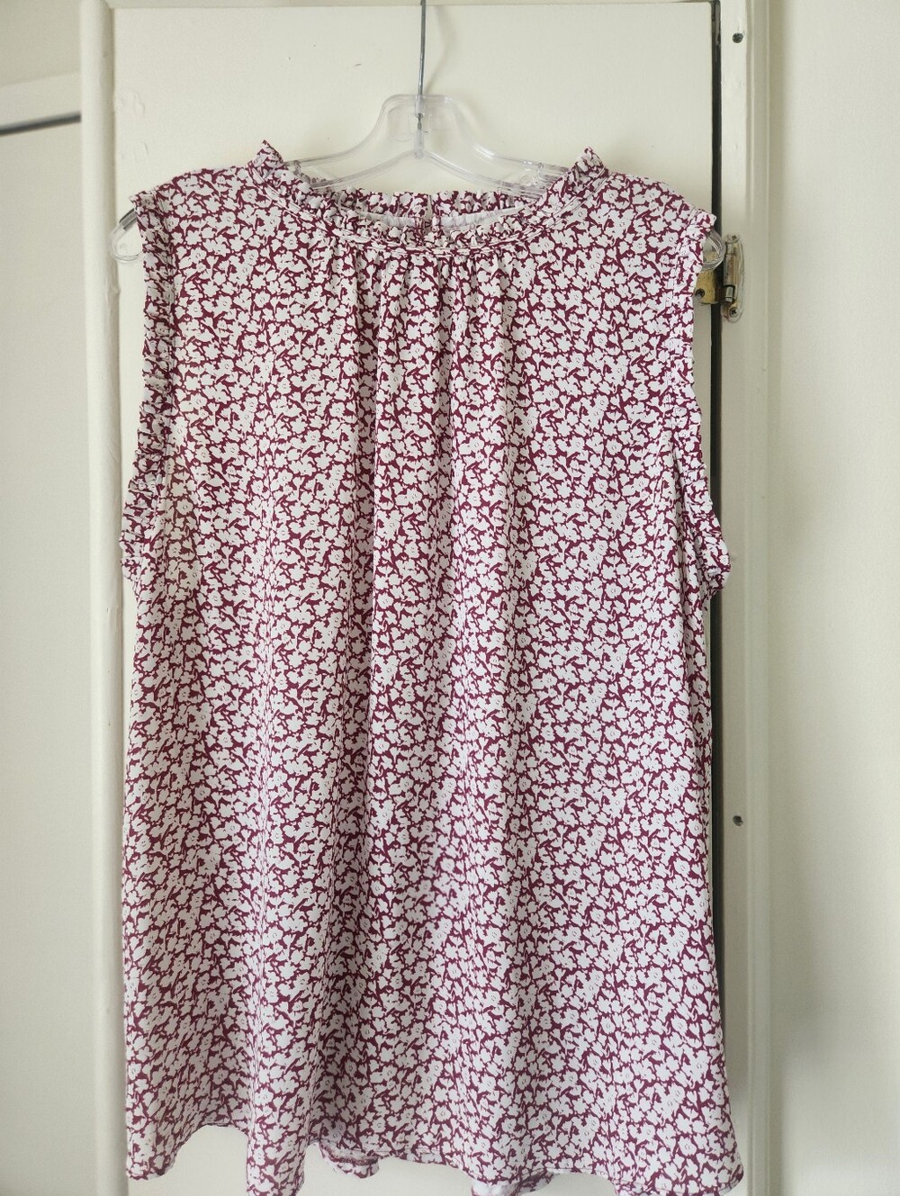 Ann Taylor LOFT White and Burgundy Floral Camisole Sleeveless Top